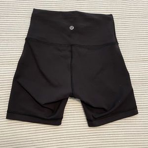 Lululemon Wunder Train Bike Shorts 6”